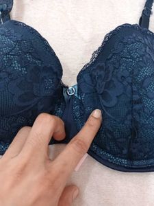 Lace Padded Underwire Bra..38B