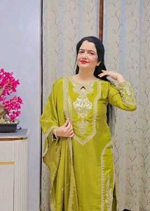 Elegant Green Embroidered Kurta Set