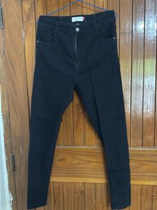 Classic Black Skinny Jeans