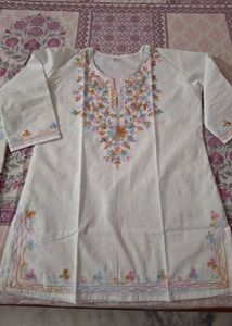 Embroidered White Cotton Kurta