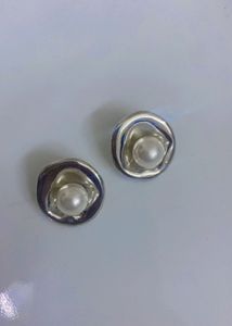 New Elegant Pearl & Silver Tone Earrings