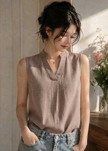 New with tag Sleeveless V-Neck Casual Top