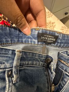 Levi's Light Wash Jeans - Stylish and Comfortable