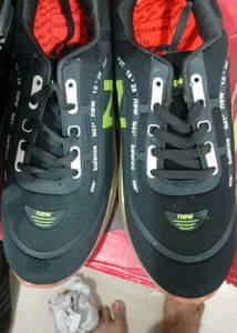 Stylish Black Sneakers for Men