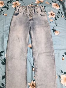 Light Wash High-Waisted Jeans
