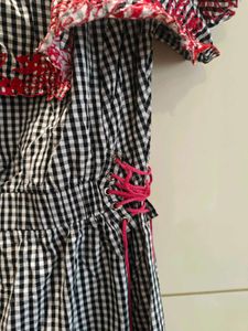Chic Gingham Off-Shoulder Dress in L