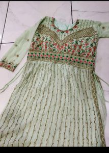 Nayra Cut Kurti
