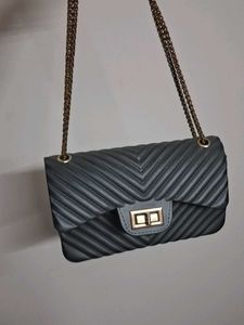 Stylish Chevron Quilted Chain Bag
