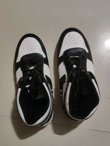 Stylish Black &amp; White Sneakers