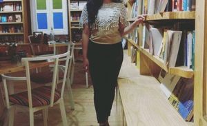 Sleeveles/ Offshoulder Top With Beautiful Neck Design, Color - Peach