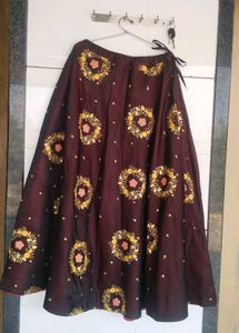 Elegant Embroidered Ethnic lehanga , blouse and du