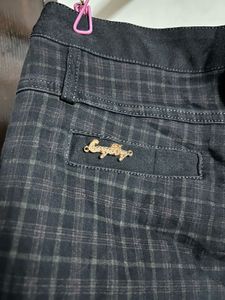 Chic Plaid Cropped Pants