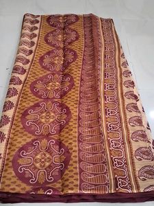 Beautiful Paisley Print Saree