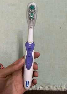 Oral-B cross action electric toothbrush