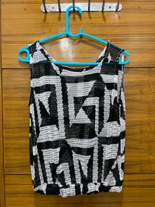 Abstract Print Mesh Top