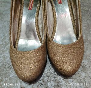 Sparkly Gold Heel Bellies