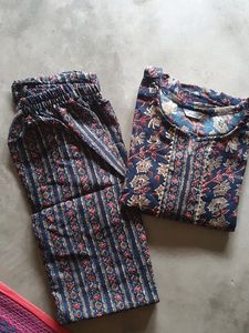 Women Stylish Kurti Set
