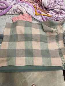 Checked Scarf - Cozy &amp; Stylish