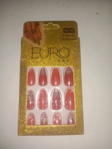 Artificial Nails With Nail Tabs