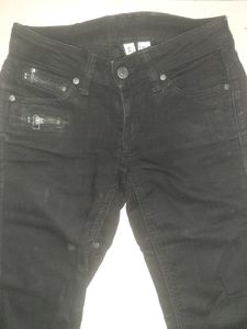🖤 MANGO Classic Black Stretch Denim — Women