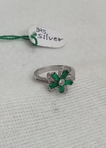 Beautiful Green☘️ Diamond Ring 925 Silver (wt:3.57