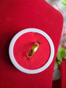 Elegant Gold Band Ring