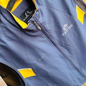 Men's gray &amp; Yellow Vest