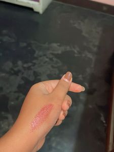 Sparkling Rose Gold glitter eye shadow