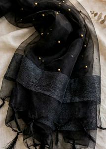 big sale on 5 stylish duppatas
