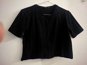 Chic Black Ribbed Cropped Top