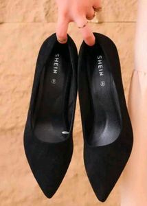 Black Suede Kitten Pumps