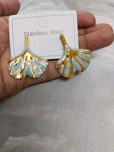 ✨✨Leaf Drop anti tarnish ✨✨ 2  Pairs Earring