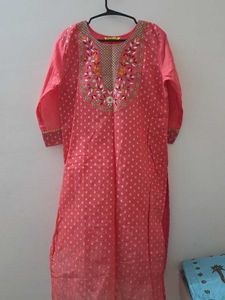 size L Embroidered Kurta