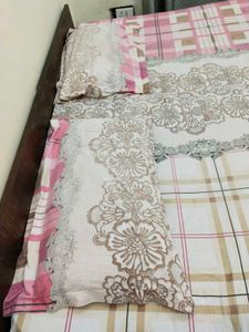Printed Bedsheet For Double Bed With Pillow Covers