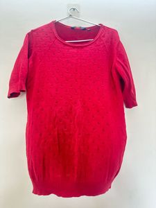 Chic Red Textured Top