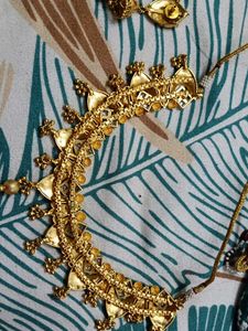 Gold-toned Necklace &amp; Earring Set