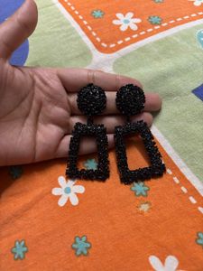 Set of 2 Statement Earrings