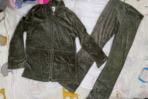 Velvet stylish trac suit 👍👍