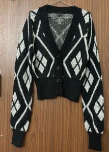 Stylish Black &amp; White Cardigan