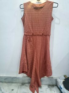 Chic Sleeveless Belted Midi Dress