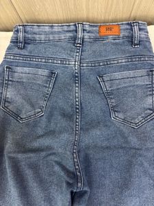 High waisted and Classic Blue straight Jeans 🫶🏻