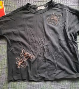 black oversized tshirt