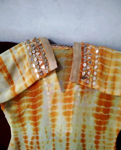 Beautiful    Yellow Kurta For Women And Girls Size