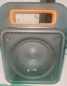 Boat  Party Pal Speaker. Like New. Good Condition.