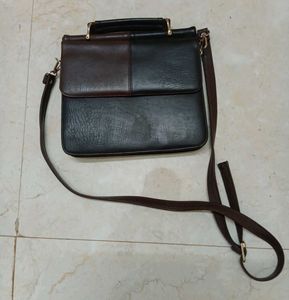 DANIELLA CROSSBODY BAG