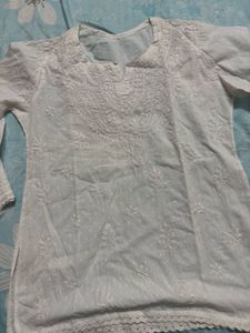 Elegant White Chikankari Kurta