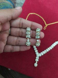 Stunning Crystal Necklace and Earring Set