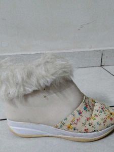 Floral Print Fur Trimmed Flats