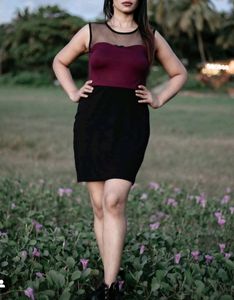 Besiva Maroon And Black Bodycon Dress