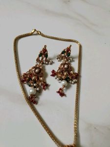 Elegant Gold Necklace &amp; Earring Set